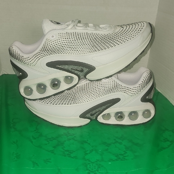 Nike Air Max DN - Picture 8 of 16